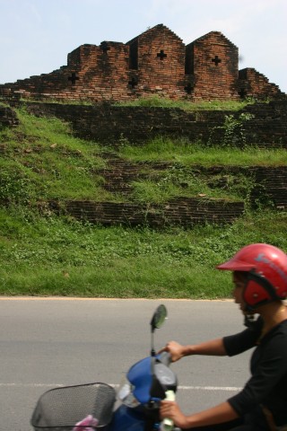 motorist-krai-krepost.chiangmai